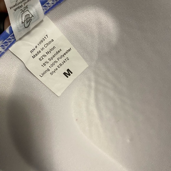 Flag printed bikini top. Cross back. - Picture 2 of 3